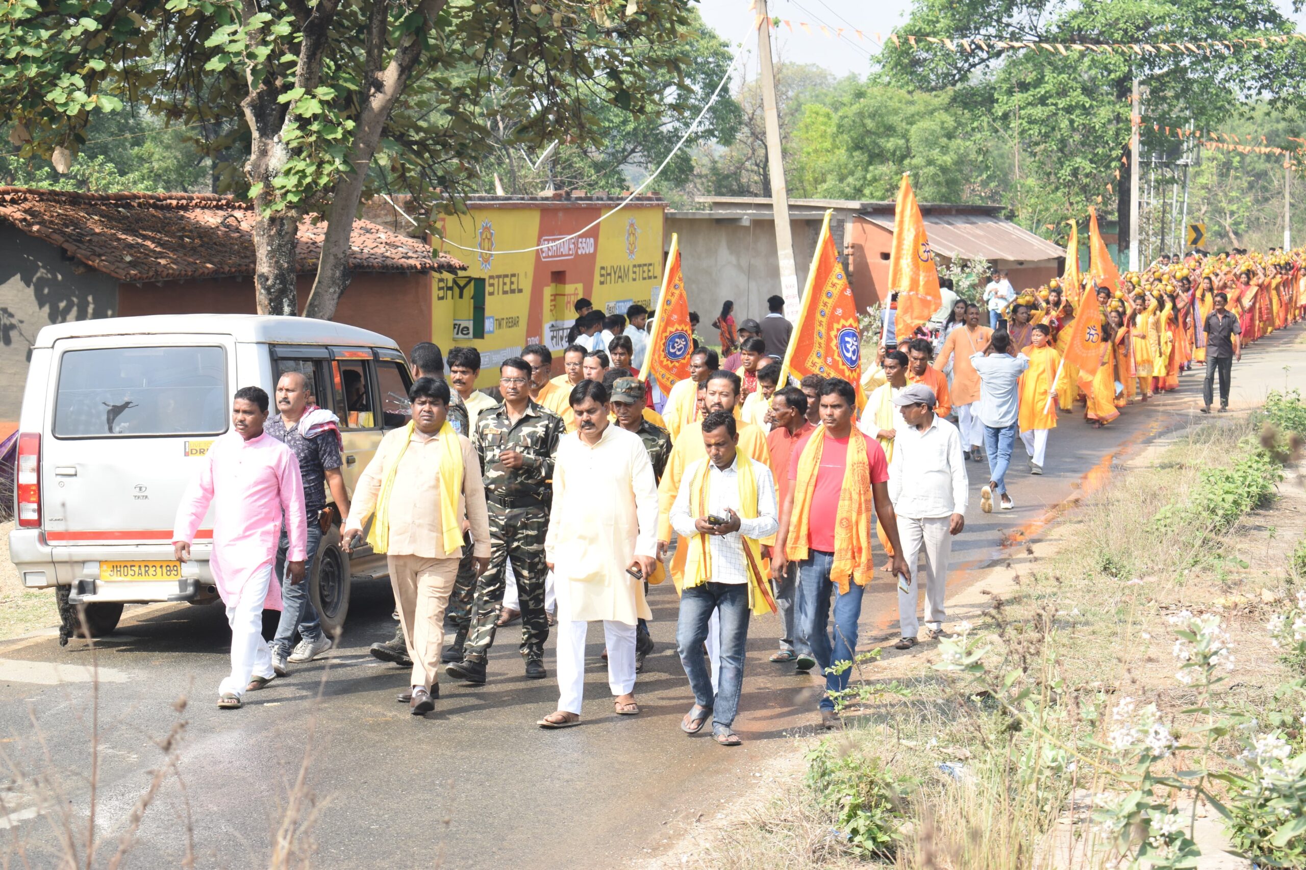 Gamharia: 351 कलश स्थापित कर गायत्री महायज्ञ शुरू, बॉलीवुड अभिनेता गोविंद पाठक सहित कई हुए शामिल