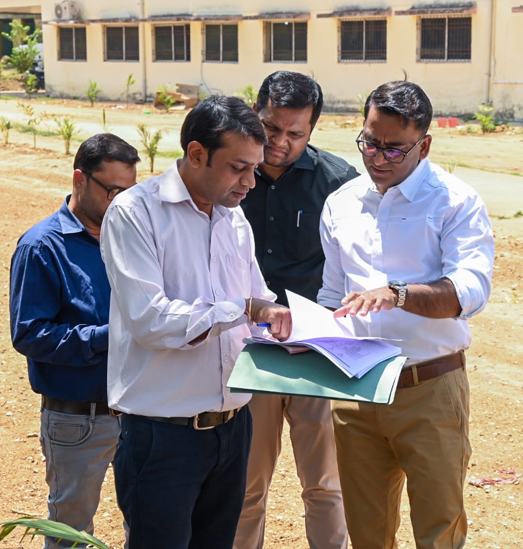 Deoghar : डीसी ने 14.98 करोड़ की लागत से बन रहे डिस्ट्रिक्ट साइंस सेंटर के निर्माण एवं जीर्णोद्धार कार्यों का किया निरीक्षण