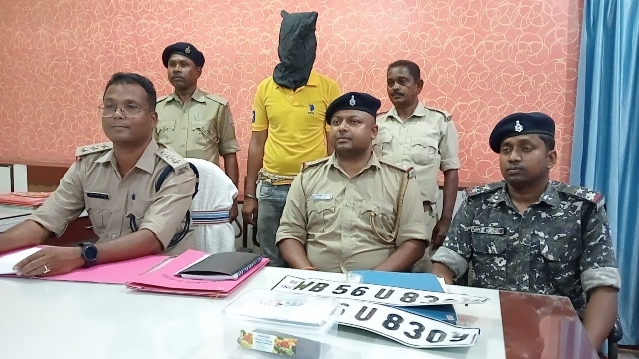 Chandil: पुलिस की तेज़ कार्रवाई, लूटी हुई स्कॉर्पियो दो घंटे में बरामद – एक गिरफ्तार