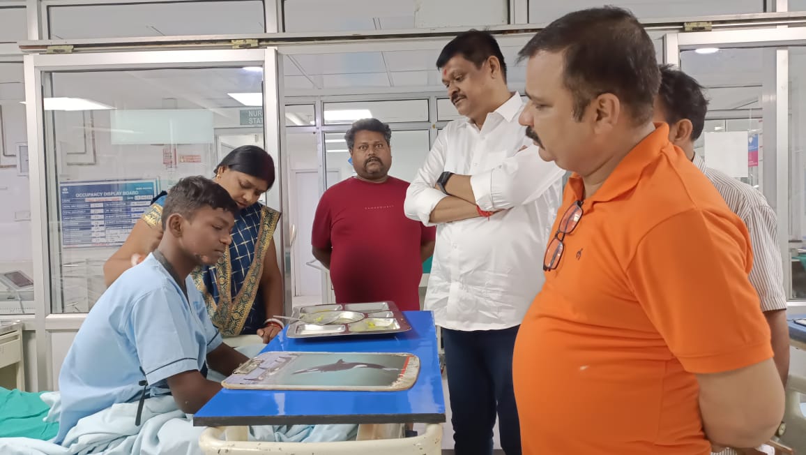 Jamshedpur: पूर्व जिला परिषद उपाध्यक्ष राजकुमार सिंह ने भरा बिल, विसर्जन हादसे में घायल अस्पताल से हुआ डिस्चार्ज