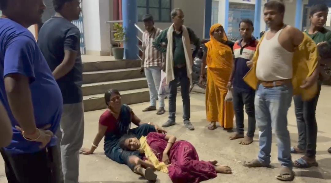 Deoghar: दहेज की मांग को लेकर विवाहिता के साथ मारपीट, माता-पिता को भी बेरहमी से पिटा