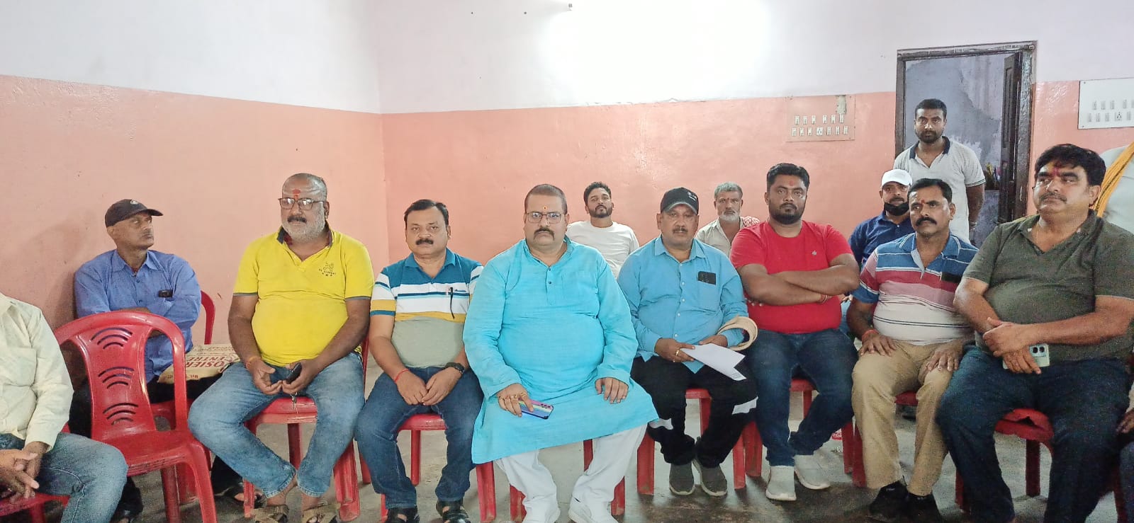 Deoghar: देवघर में गहराया बस स्टैंड विवाद, एसोसिएशन ने अनिश्चितकालीन हड़ताल का किया ऐलान