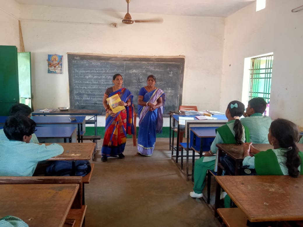 West Singhbhum: क्यों कार्ड्स और कहानियों के ज़रिए जगी बराबरी की अलख, गांव में चला UNICEF का जागरूकता अभियान