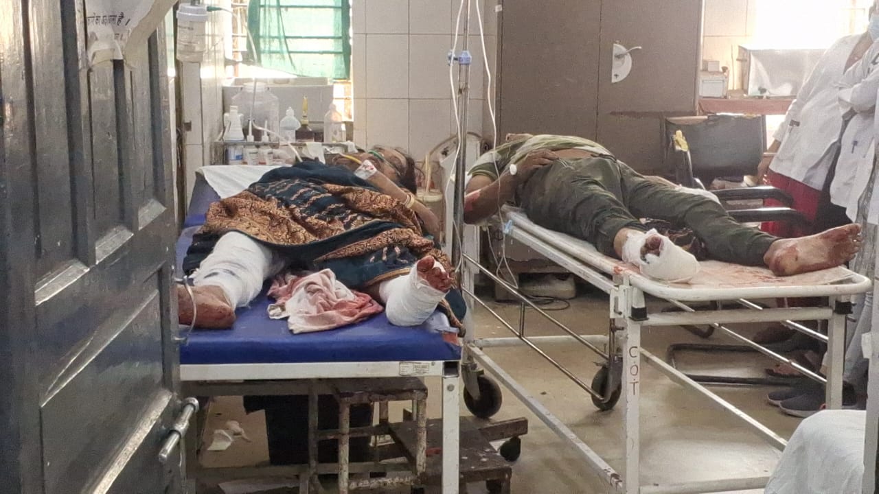 Jamshedpur: चार किमी तक घसीटती गई बस, स्कूटी सवार दो लोगों की दर्दनाक मौत