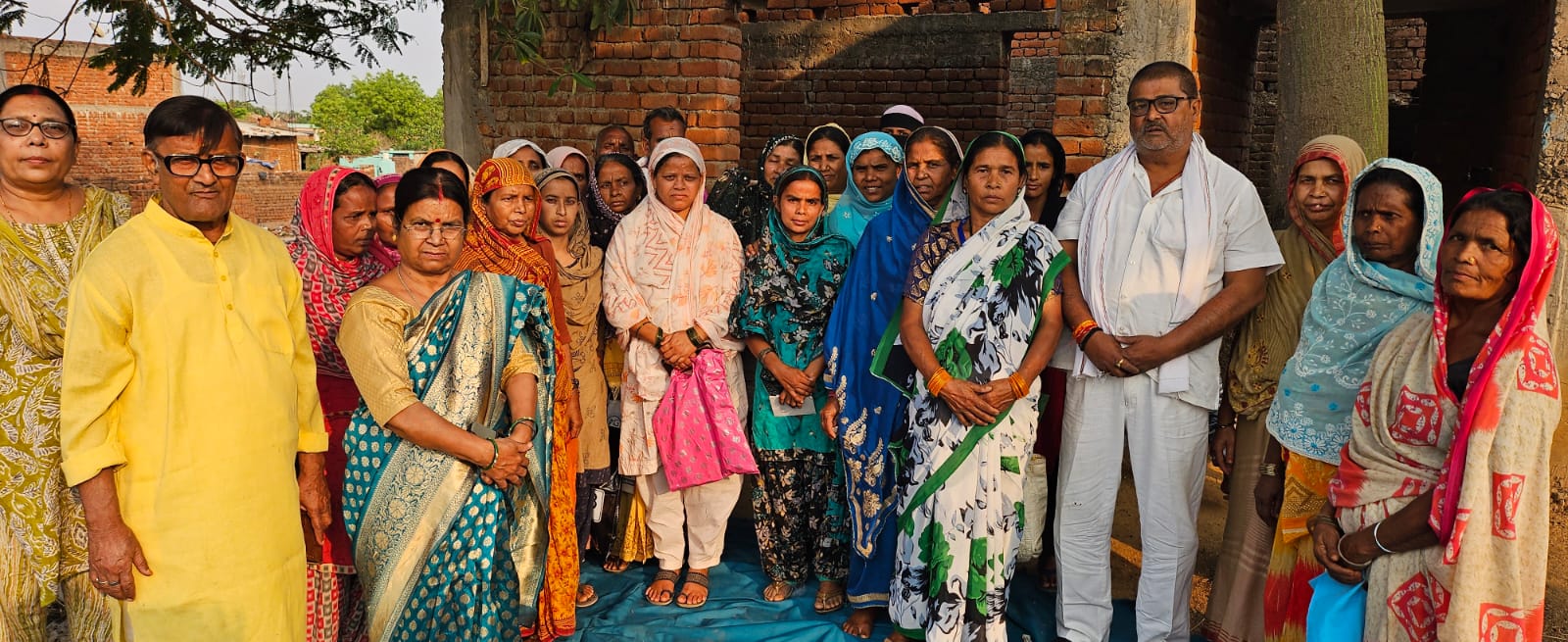 Deoghar : मनरेगा मजदूरों की समस्या से अवगत हुए इंटक नेता , तीन महीनने से नहीं मिली मजदूरी