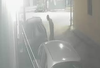 Gamharia : पंजाबी कालोनी में युवक ने कार में लगायी आग, गतिविधि सीसीटीवी में कैद