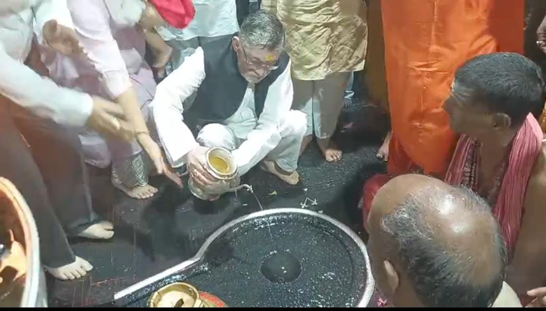 Deoghar : राज्यपाल ने की बाबा बैद्यनाथ की पूजा-अर्चना, राज्यवासियों के सुख- समृद्धि की कामना की