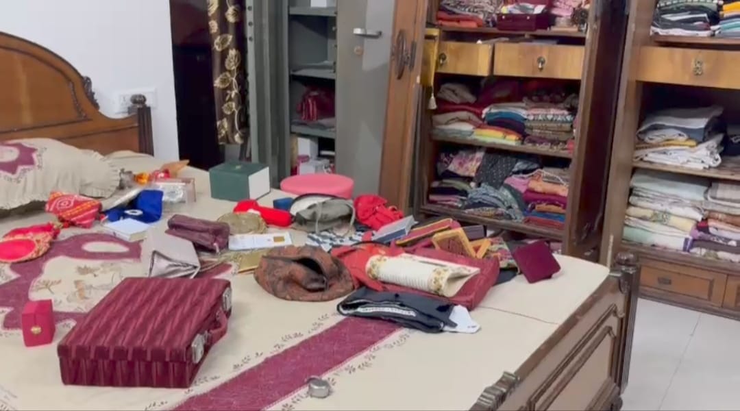 Deoghar: देवघर में व्यवसायी के फ्लैट से 50 लाख की चोरी, CCTV में कैद हुई वारदात