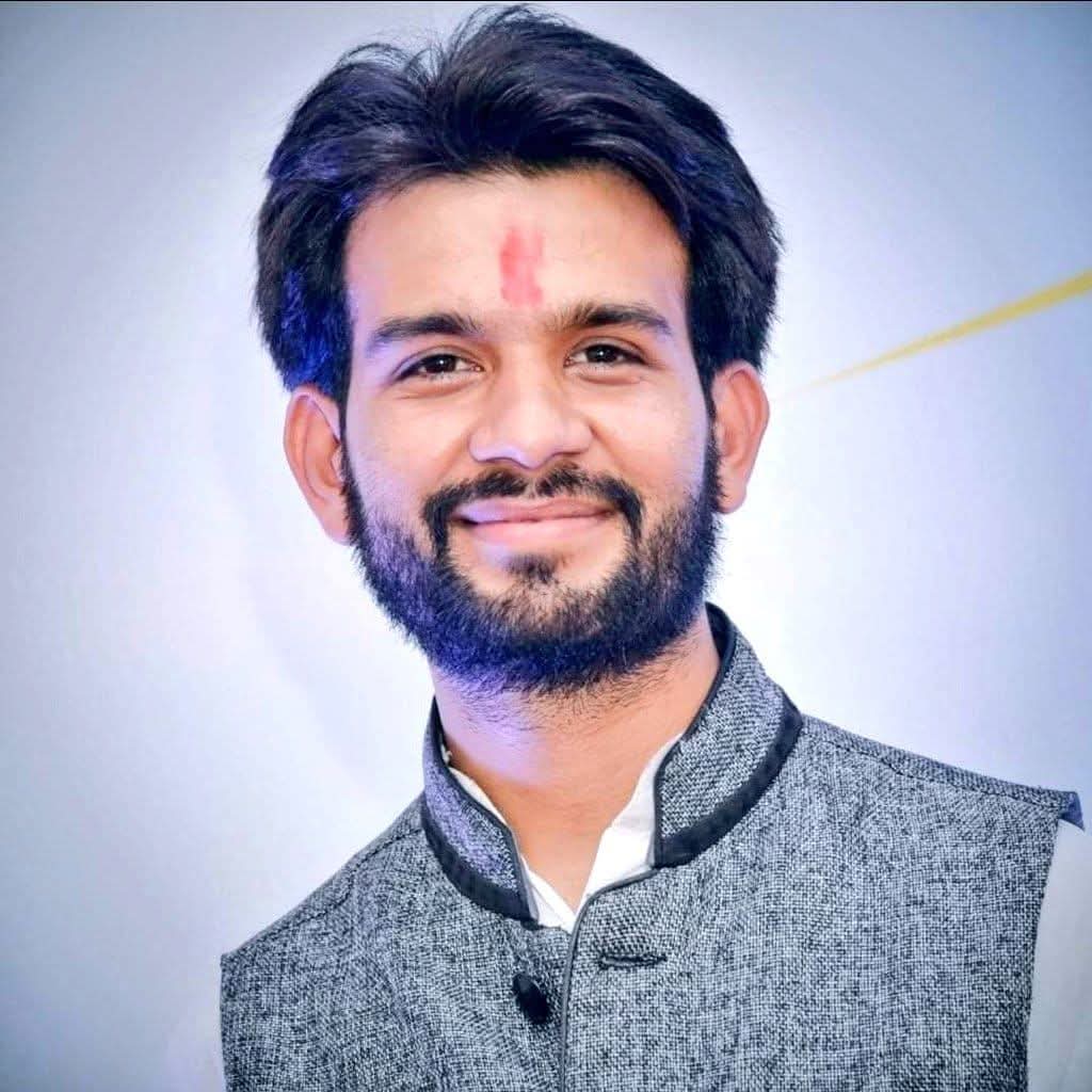 Ramgarh: रामगढ़ सदर अस्पताल में सिटी स्कैन और MRI की मांग, सांसद प्रतिनिधि ने उपायुक्त को सौंपा आवेदन