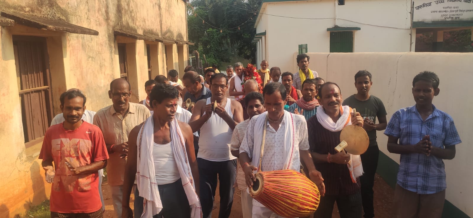 Baharagora: ग्रामीणों ने श्रद्धाभाव से की मां शीतला की पूजा-अर्चना