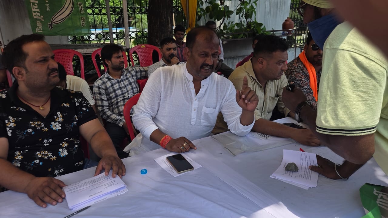 Jamshedpur: हर दिन ट्रैफिक पुलिस की लापरवाही से दुर्घटनाएं, फिर भी क्यों नहीं होता सुधार?