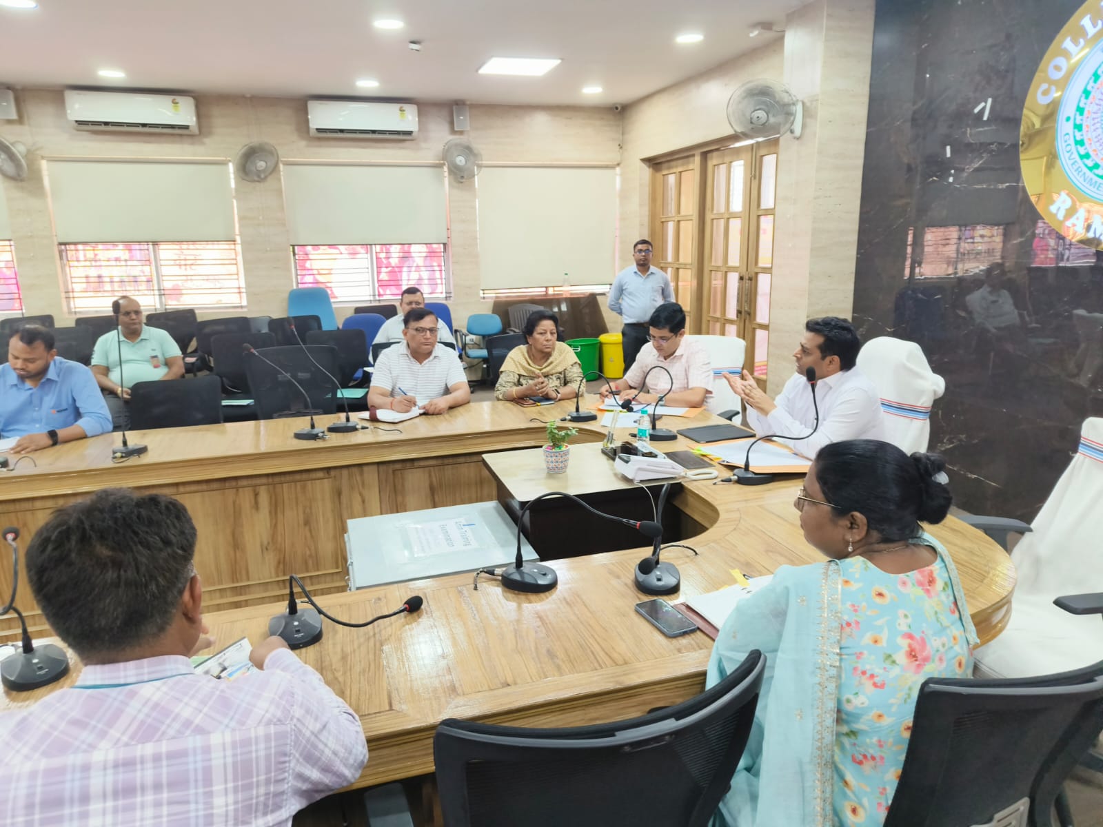 Ramgarh: उपायुक्त की अध्यक्षता में हुई जिला सीएसआर समिति की बैठक