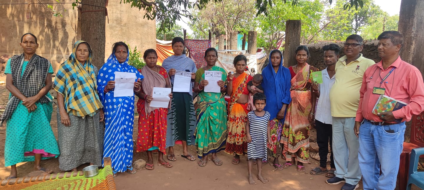 Chaibasa: मानव तस्करी का गंभीर मामला उजागर, अहमदाबाद की फैक्ट्री में बंधक बने 9 ग्रामीण – आधार कार्ड भी जब्त