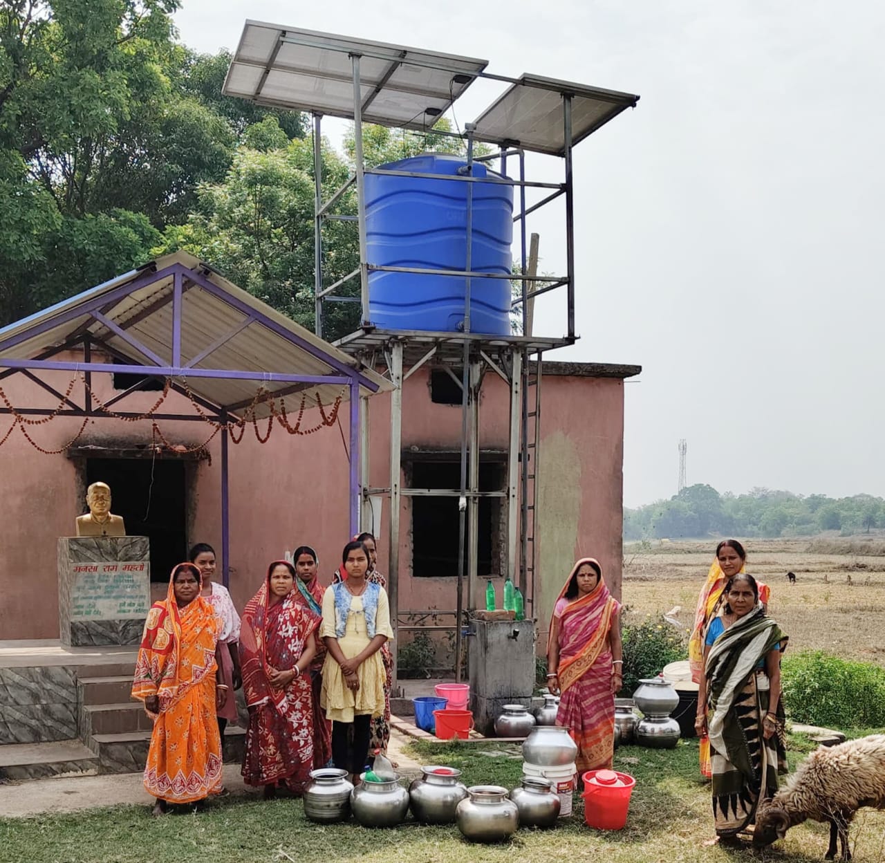 Gamharia : चामारू में जलमीनार खराब, एक चापाकल पर निर्भर हैं चार सौ परिवार