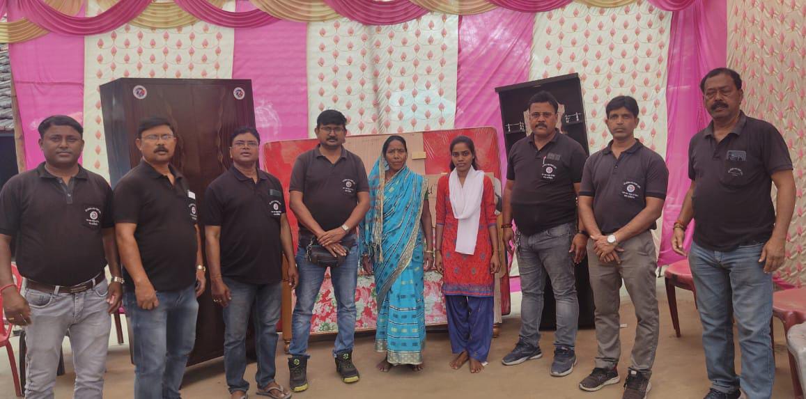 Adityapur : श्री शनिदेव भक्त मंडली ने कन्या के विवाह में किया सहयोग