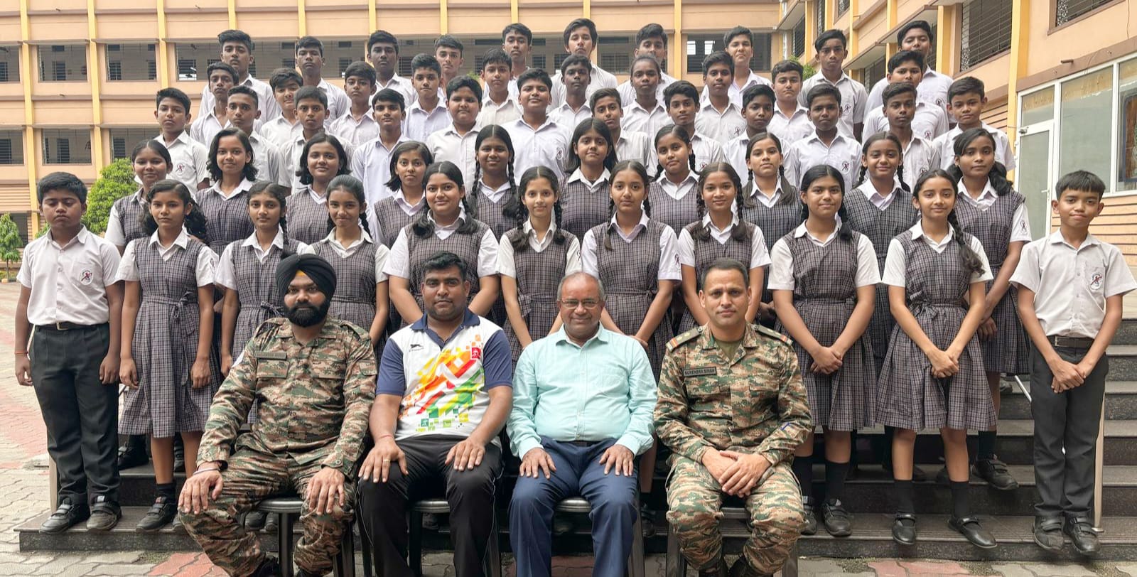 Gamharia : जेवियर स्कूल के 50 विद्यार्थियों का एनसीसी कैडेट्स के रूप में हुआ चयन