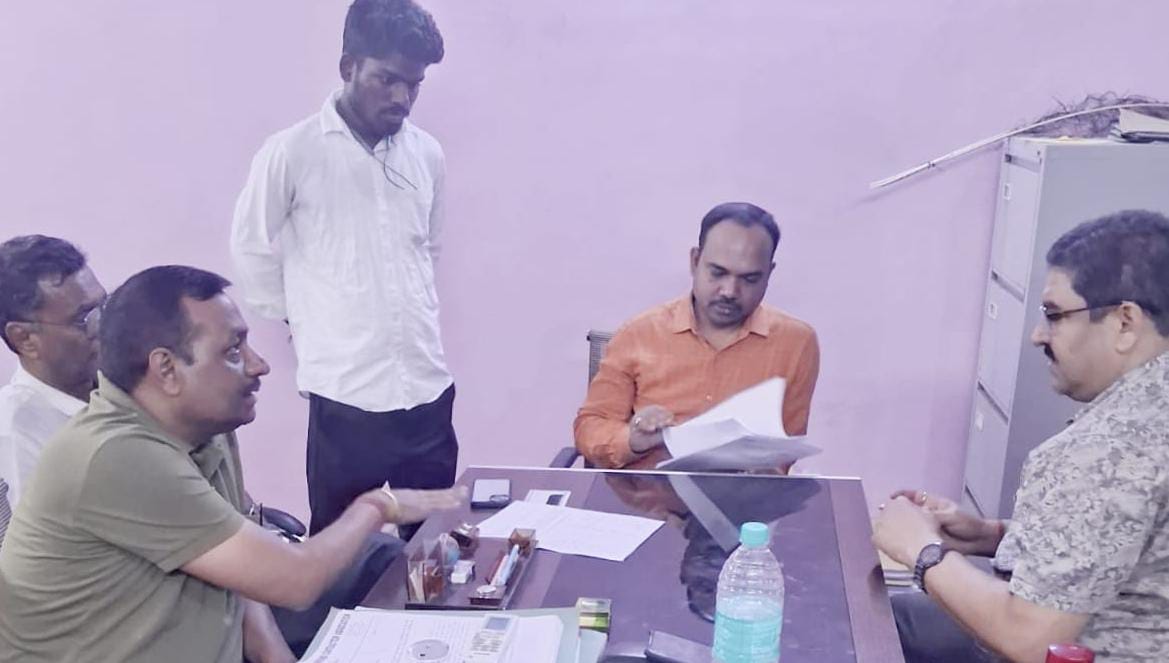 Adityapur : भाजपा नेता के पहल पर वार्ड 30 में चला सफाई अभियान