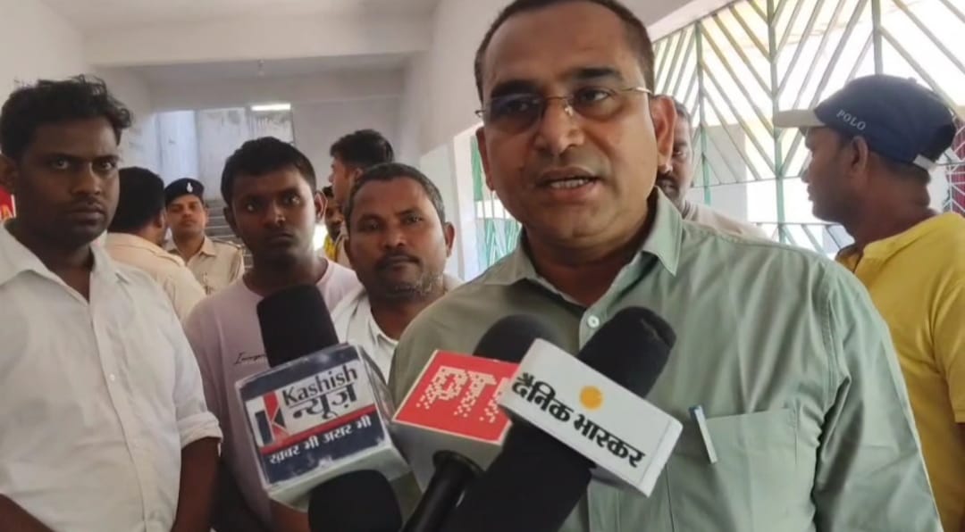 देवीपुर : कस्तूरबा गांधी विद्यालय के 7 वीं की छात्रा की संदिग्ध मौत, हंगामा, स्कूल में कई छात्राएं बीमार