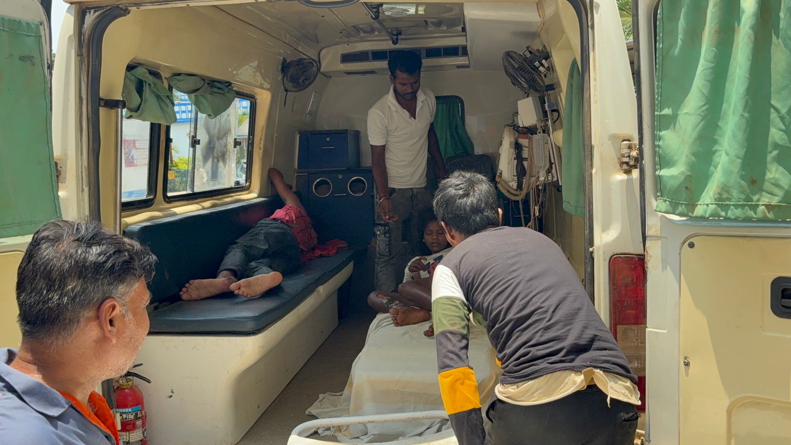 Deoghar : बिहार में बारातियों की बस में दौड़ा करंट, दो की मौत, 20 झुलसे