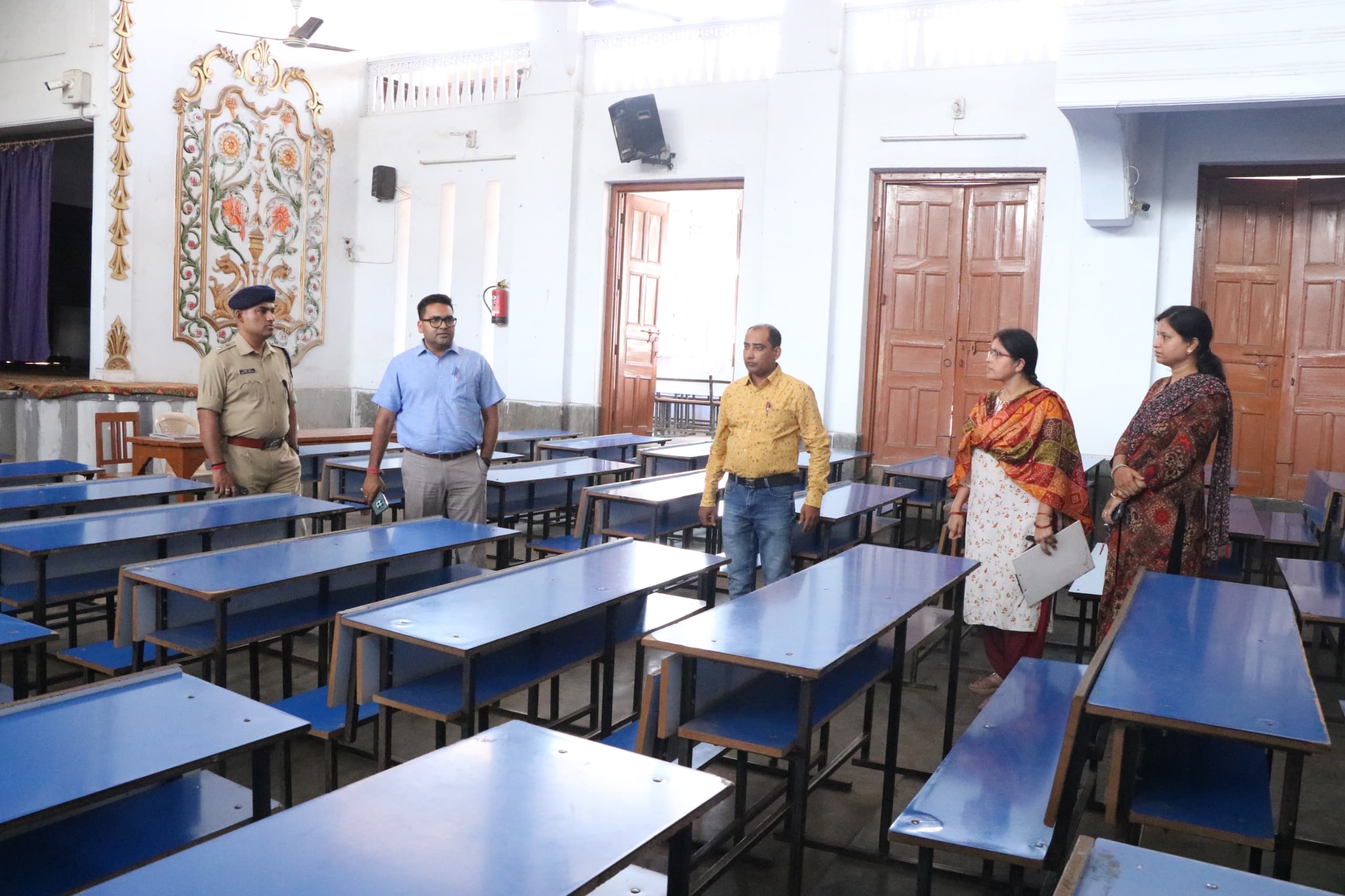 West Singhbhum: NEET परीक्षा से पहले क्या पूरी तरह तैयार हैं केंद्र? प्रशासन ने लिया जायज़ा