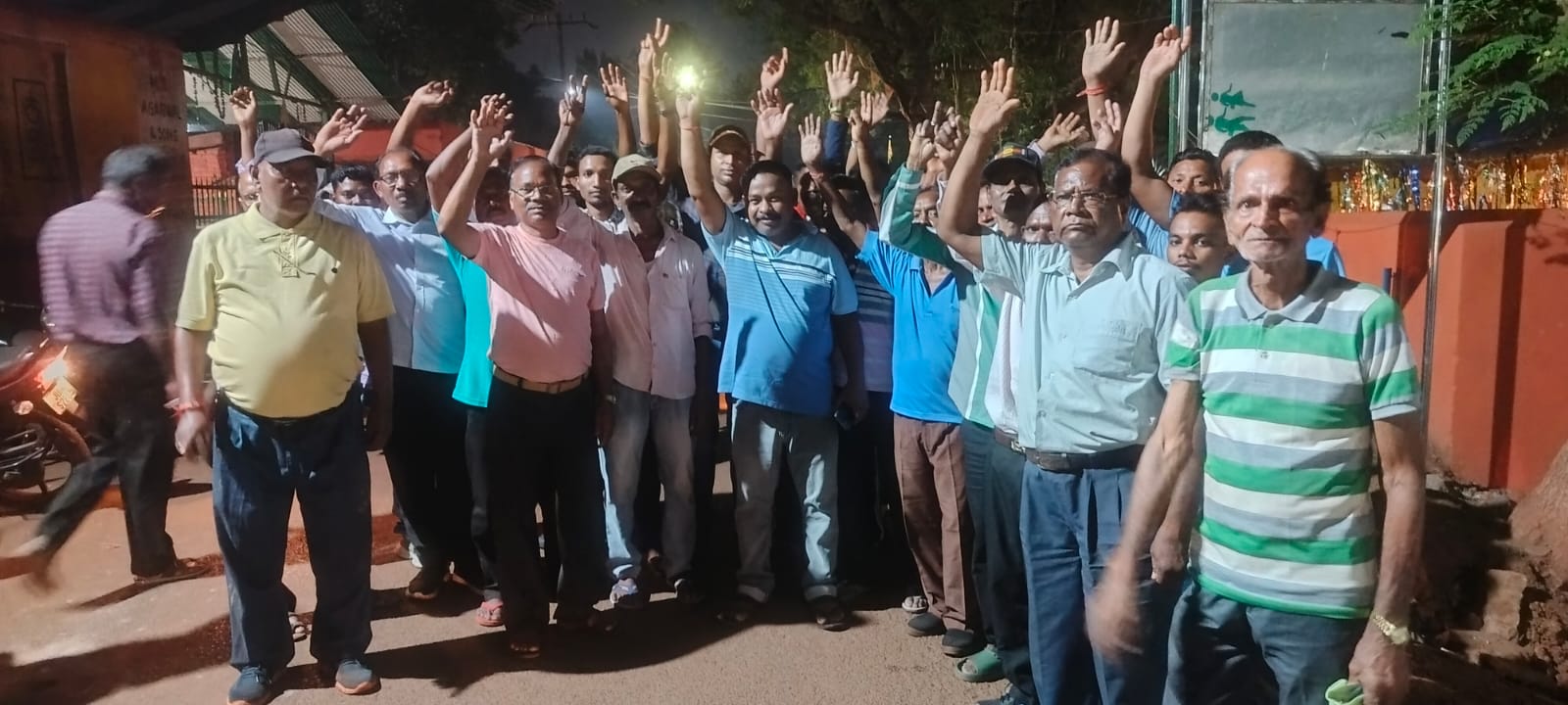 West Singhbhum: मजदूर यूनियन कार्यालय में विशेष बैठक का आयोजन, भविष्य की रणनीतियों पर हुआ विमर्श