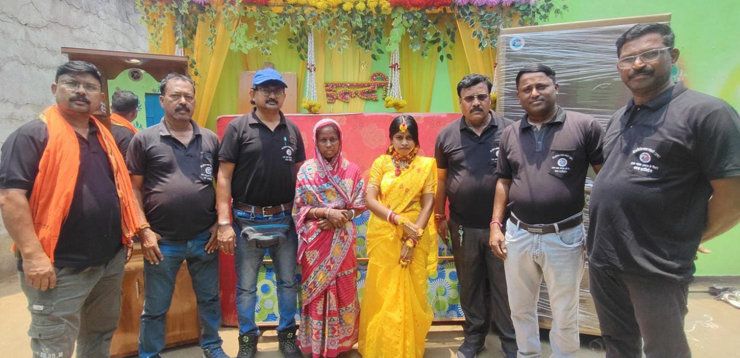 Adityapur : श्री शनिदेव भक्त मंडली ने मंडली पुत्री के विवाह में किया सहयोग
