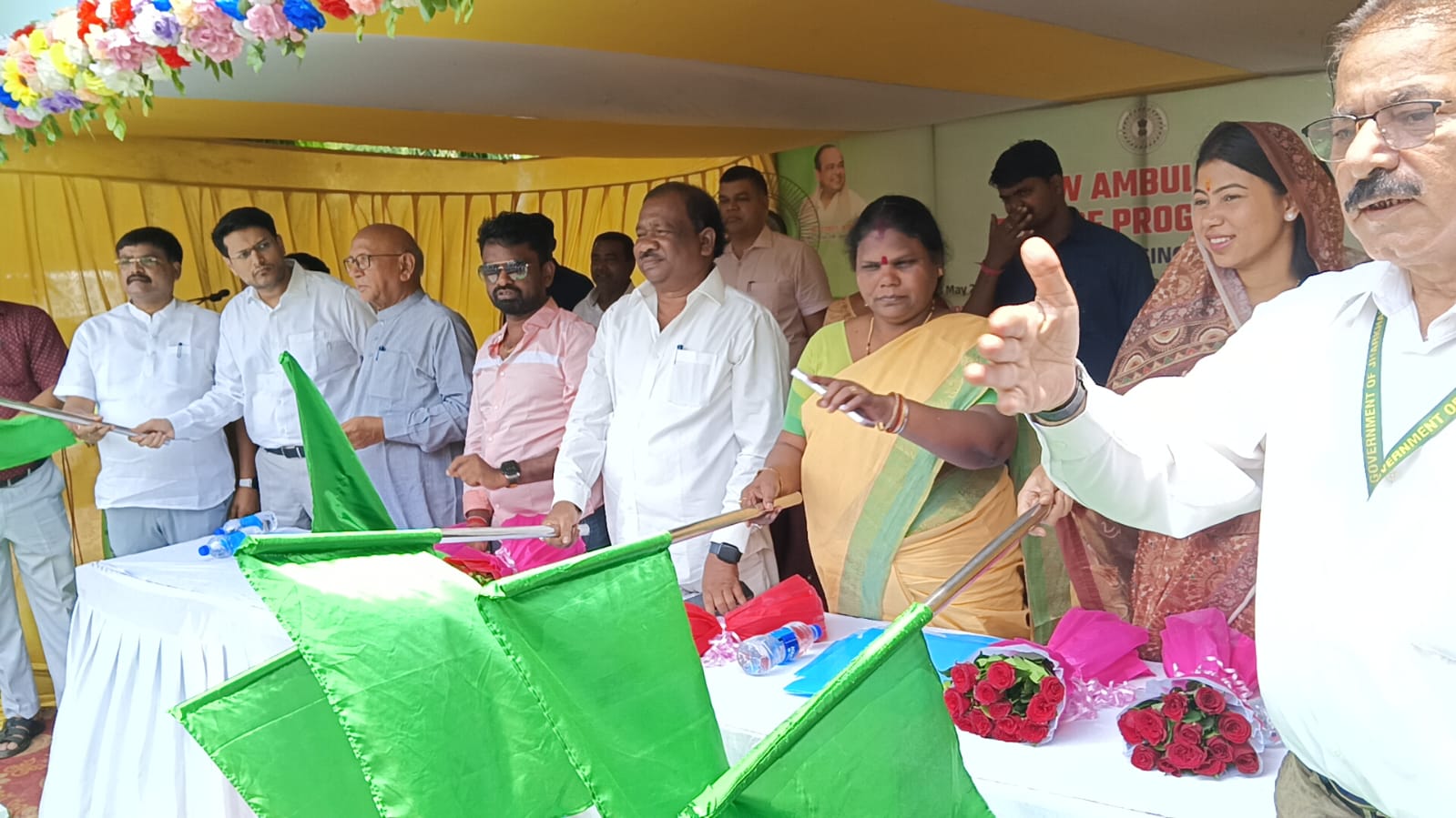 Jamshedpur: UCIL की सौगात, जमशेदपुर को मिली जीवनदायिनी राहत – दिए पांच एम्बुलेंस