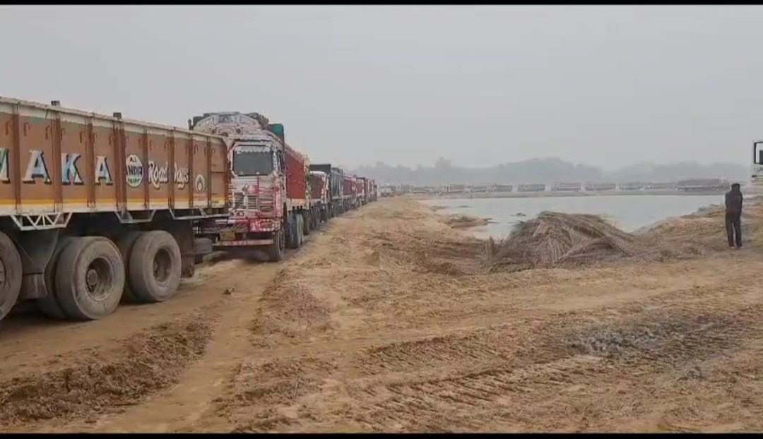 Jhargram: अवैध बालू तस्करी के खिलाफ नयाग्राम पुलिस की बड़ी कार्रवाई, पकड़ा ट्रक – 2 गिरफ्तार