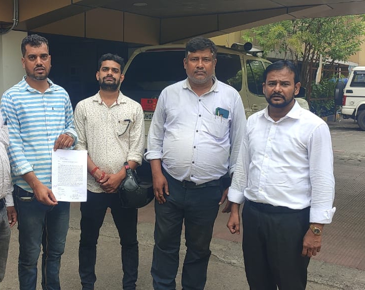 Jamshedpur: P&M मॉल में मारपीट की घटना के विरोध में उपायुक्त से मिला प्रतिनिधिमंडल, कर दी यह बड़ी मांग