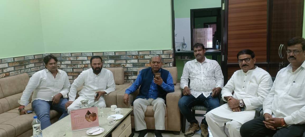 Chaibasa: रांची में कांग्रेस प्रदेश अध्यक्ष से मिले विधायक सोनाराम सिंकु, संगठन से लेकर सारंडा माइंस तक हुई चर्चा