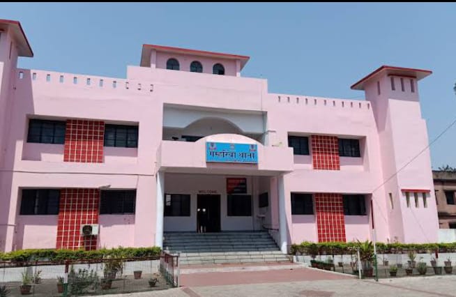 Gamharia: बिजली विभाग में नौकरी दिलाने के नाम पर लाइमैन ने युवती से किया यौन शोषण, मामला दर्ज