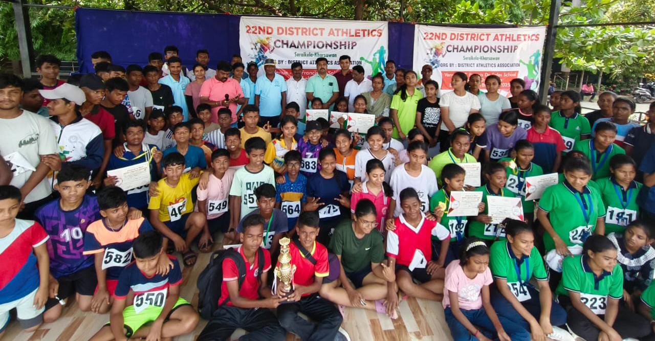 District Athletic Championship: एथलेटिक्स के मैदान में दिखा जोश, संत फ्रांसिस डी बना ओवरऑल विजेता