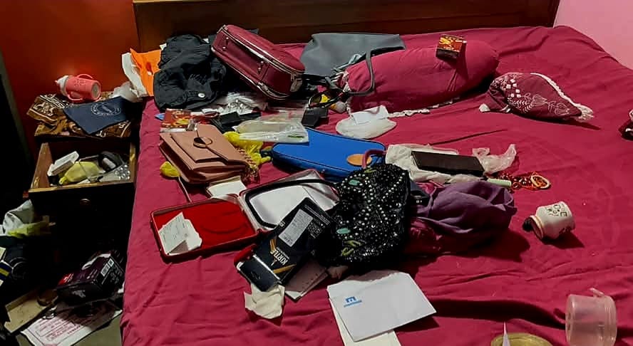 Jamshedpur: एक ही परिवार के दो फ्लैटों में सेंध, सोना, नकदी और चेक्स – चोरों ने फुर्सत से मचाया तांडव