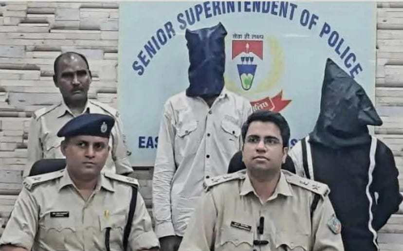 Jamshedpur: अवैध हथियार के साथ दो युवक गिरफ्तार, एक पिस्टल बरामद