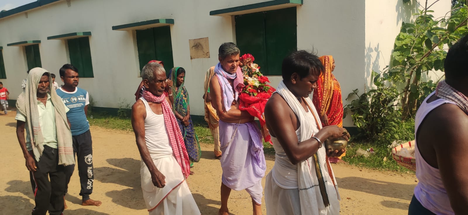 Bahragora: गांव में नहीं जला एक भी चूल्हा, शीतला पूजा की अनोखी परंपरा