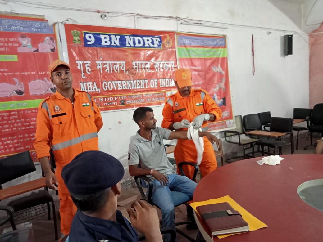 Deoghar: सर्पदंश से लेकर बाढ़ तक, NDRF ने दिए जीवन बचाने के सूत्र