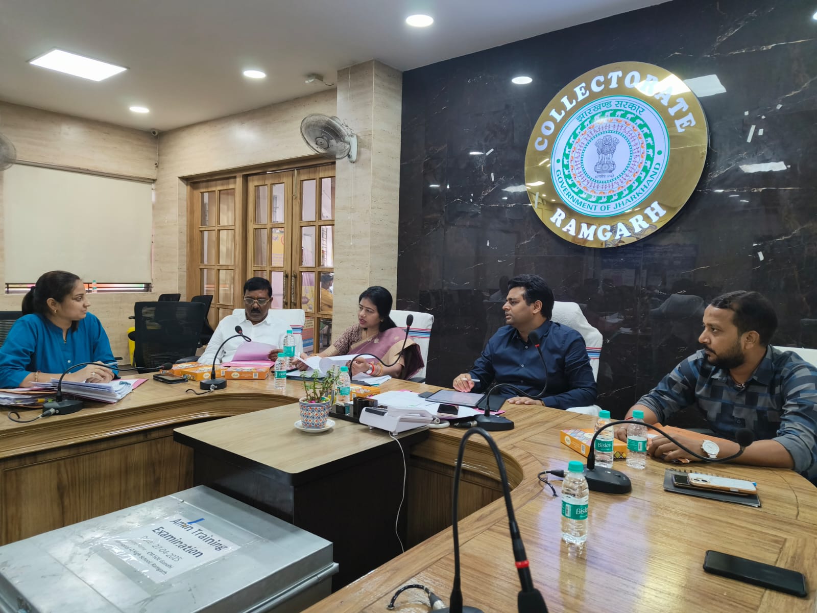 Ramgarh: रामगढ़ के स्कूलों में अब बेहतर होगा मध्यान भोजन, रसोइयों को मिलेगा स्वास्थ्य सुरक्षा का लाभ