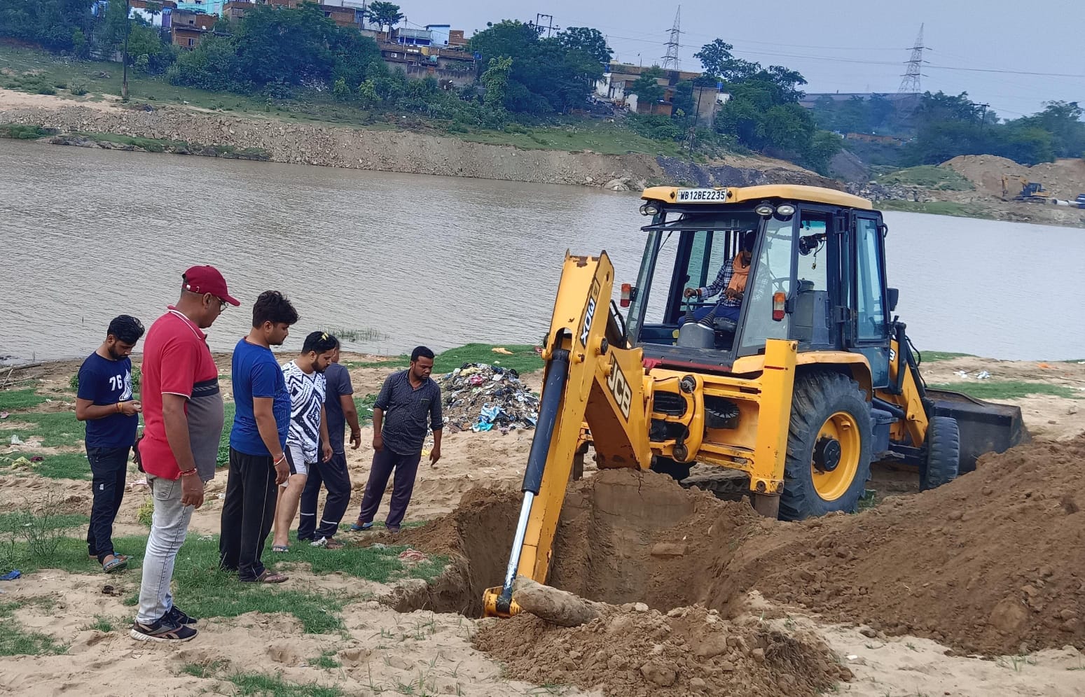 Ramgarh: पशु मालिकों की लापरवाही से हादसे, रामगढ़ में फोरलेन पर घायल गौवंश ने तोड़ा दम
