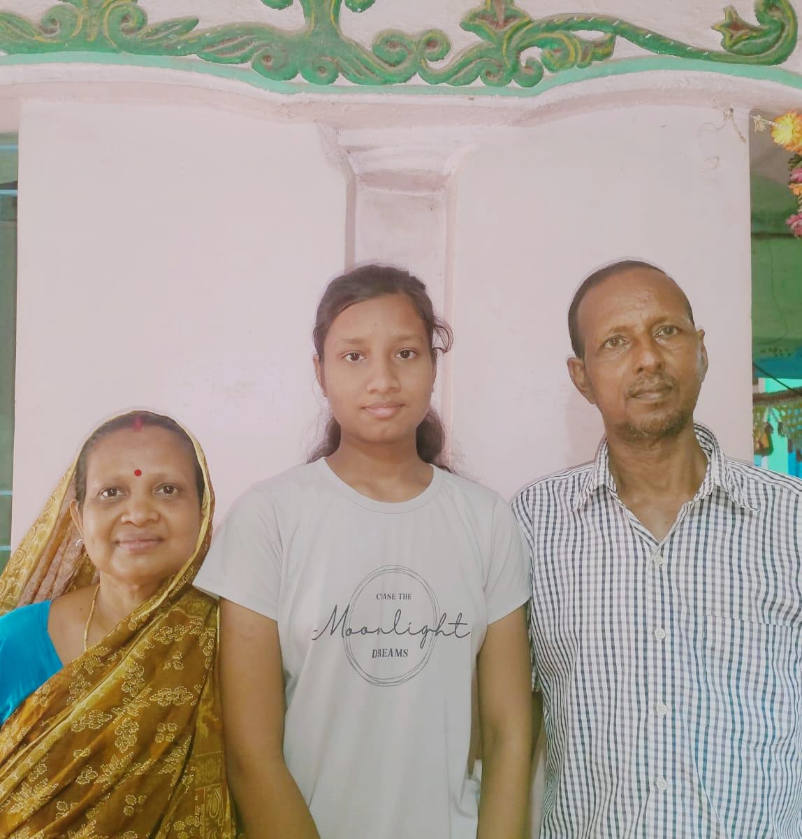 Baharagora: मैट्रिक परीक्षा में प्रणिता प्रधान 95.2 प्रतिशत अंक लाकर बनी प्रखंड टॉपर