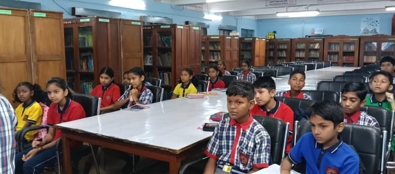 West Singhbhum: ग्रीष्मकालीन शिविर में छात्रों ने सीखी भाषा और संस्कृति की गहराई