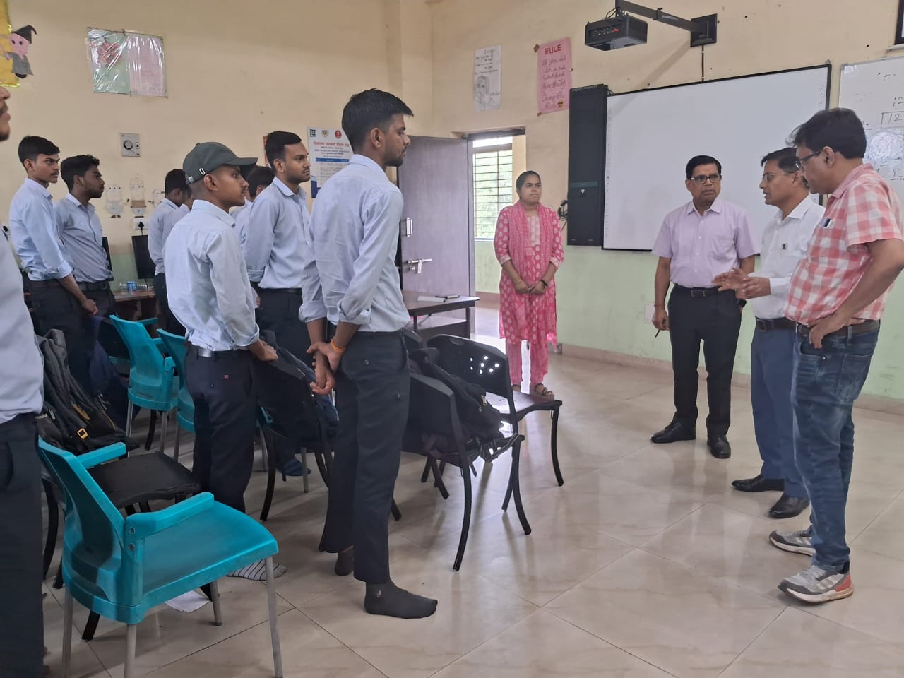 Gamharia: युवाओं को प्रशिक्षण देकर स्वरोजगार से जोड़ने की पहल शुरू