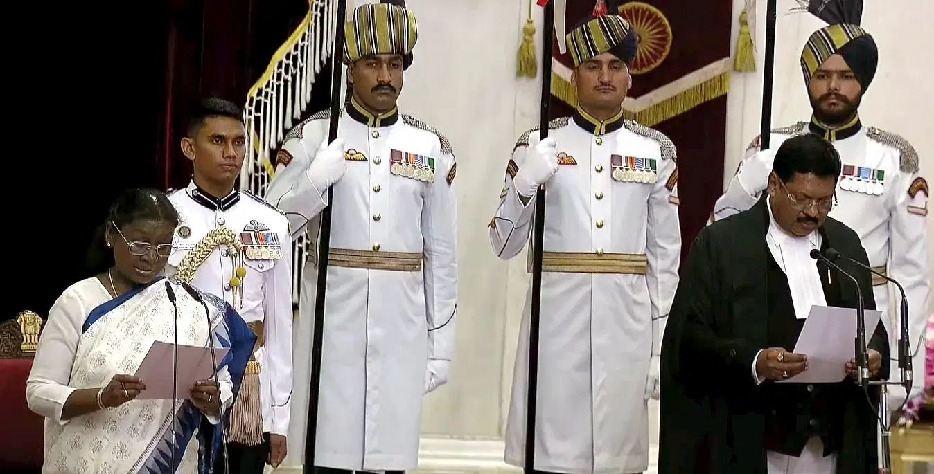 CJI BR Gavai: अनुसूचित जाति से दूसरे CJI बने गवई, संभाली देश के 52वें मुख्य न्यायाधीश की जिम्मेदारी