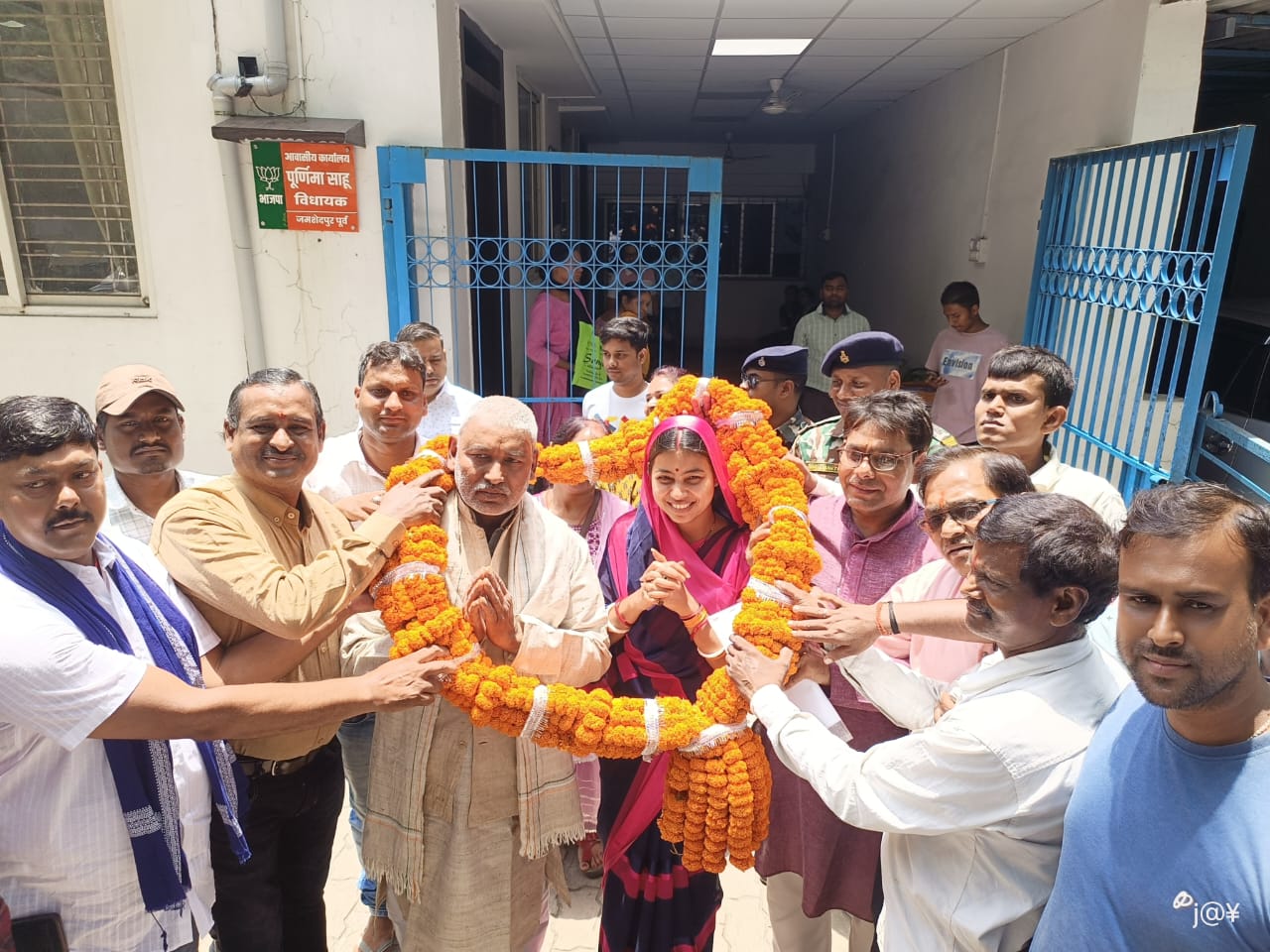 Jamshedpur: पूर्णिमा साहू से मिले जमशेदपुर के डीलर्स, ज्ञापन सौंप कहा— “समय पर राशन जरूरी”