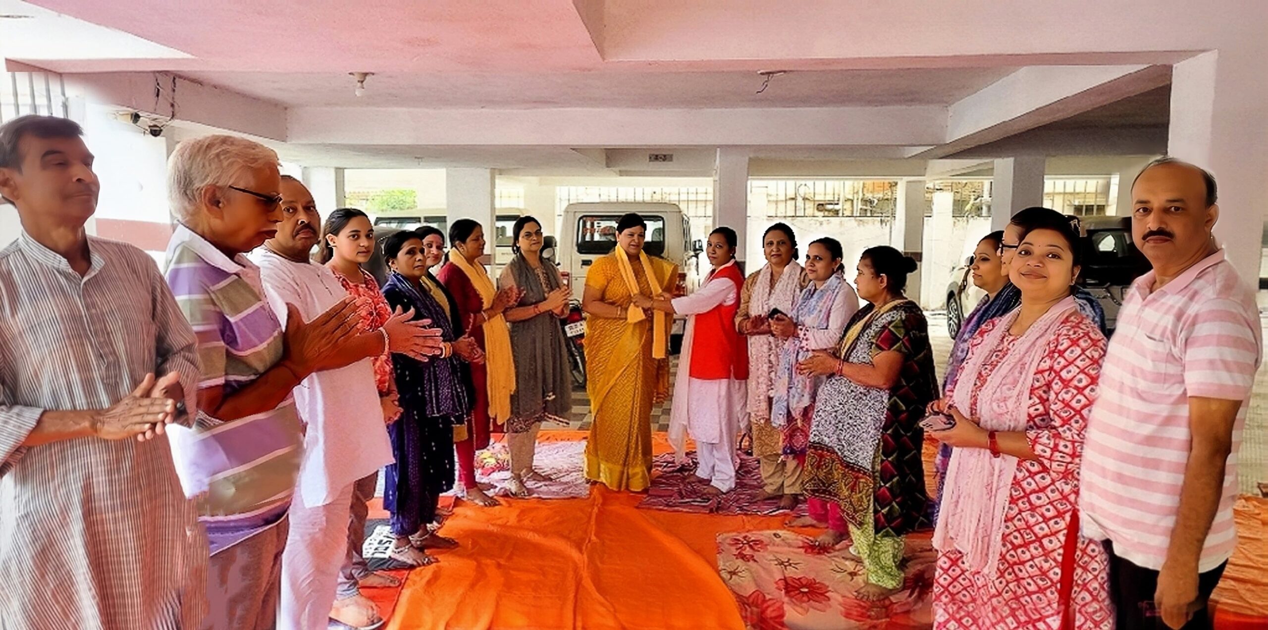 Deoghar: महिला पतंजलि योग समिति की राज्य प्रभारी सुधा झा पहुंचीं देवघर