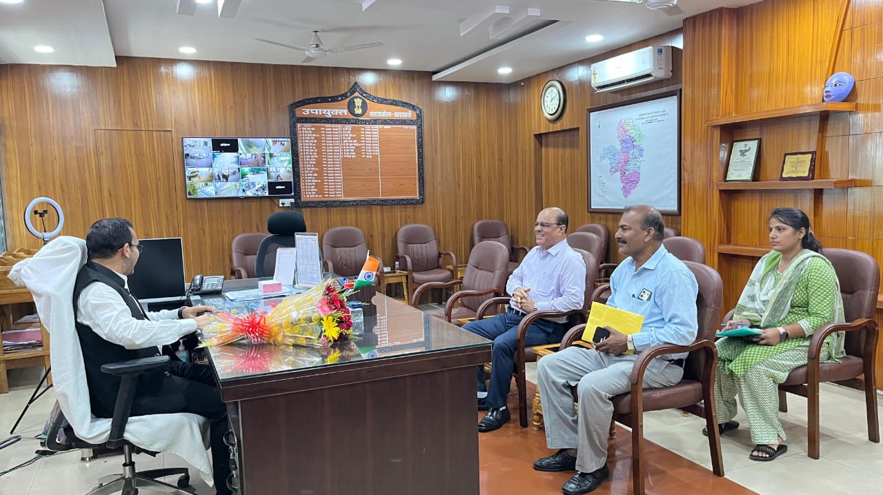 Saraikela: सीमांकन से लेकर स्पॉन्सरशिप तक, उपायुक्त ने सुनी आम जनता की फरियाद