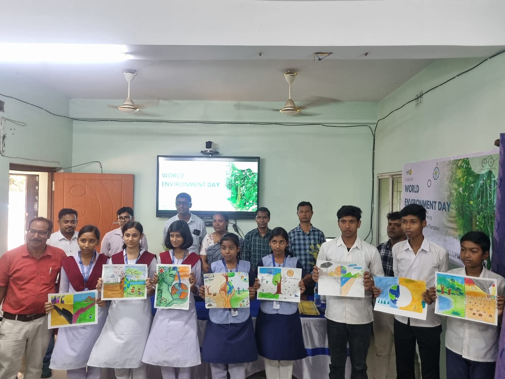 Jhargram: विश्व पर्यावरण दिवस की पूर्व संध्या पर पौधारोपण, राष्ट्रीय महिला रेफरियों को किया गया सम्मानित