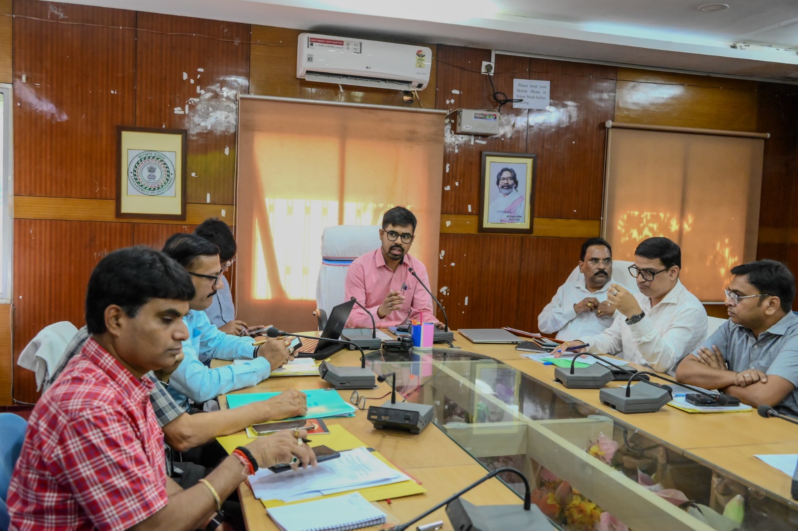 Deoghar: श्रावणी मेला को लेकर देवघर प्रशासन सतर्क, देश-विदेश से आएंगे श्रद्धालु, न हो कोई परेशानी