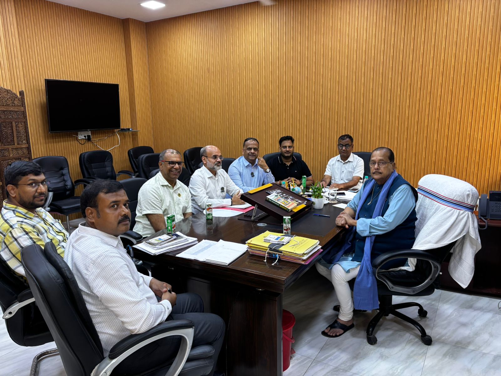 Jamshedpur: वित्त मंत्री से सिंहभूम चैम्बर की मुलाकात, व्यापारिक समस्याओं पर दी विस्तृत जानकारी