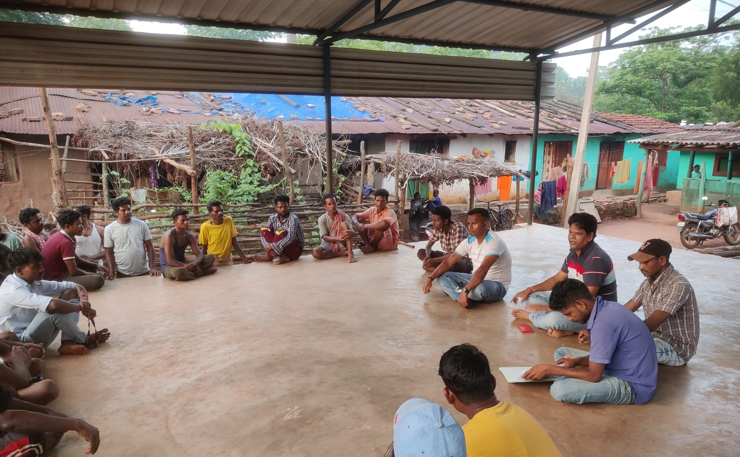 Gua: सारंडा युवा बेरोजगार संघ ने की बैठक, सेल प्रबंधन को दी गई आन्दोलन करने की चेतावनी