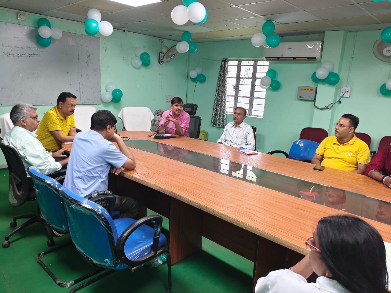 Deoghar: राष्ट्रपति के दौरे को लेकर स्वास्थ्य विभाग में सभी की छुट्टियां रद्द, डीएस ने की बैठक